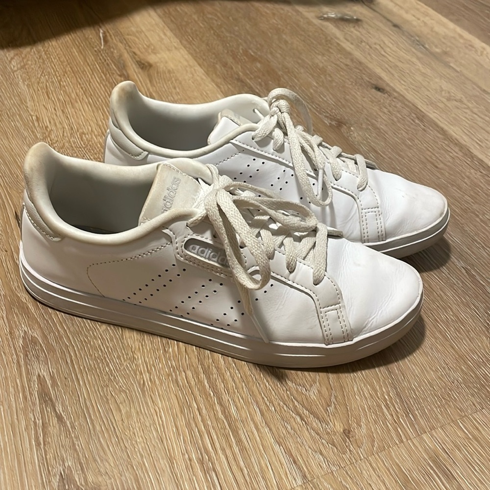 Women’s Adidas Sneakers Size 7